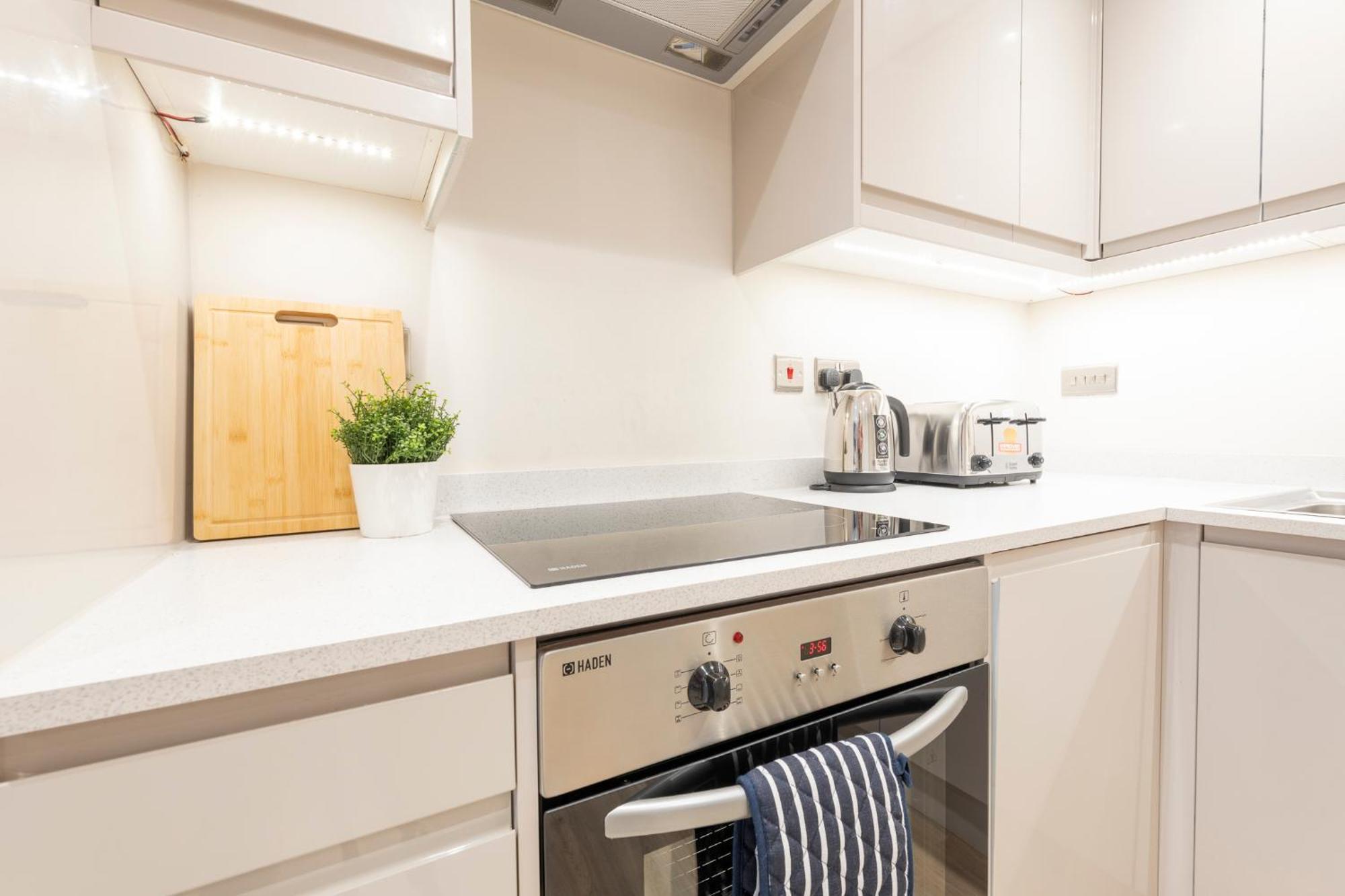 Harvey Nic's & Designer Quarter 62ch Appartement *