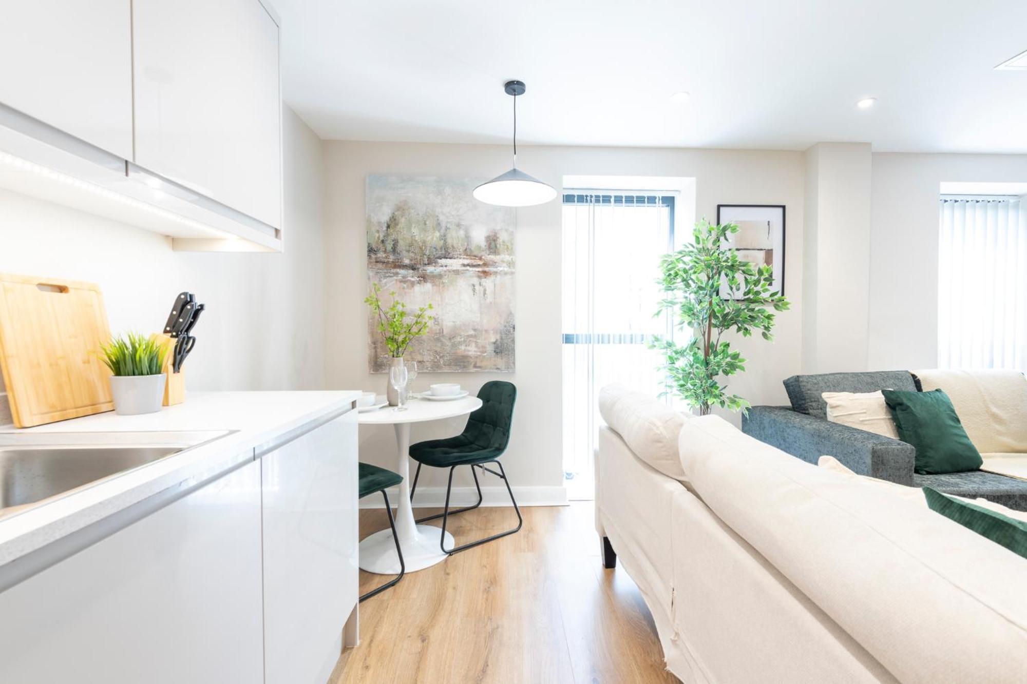 Harvey Nic's & Designer Quarter 62ch Apartment *